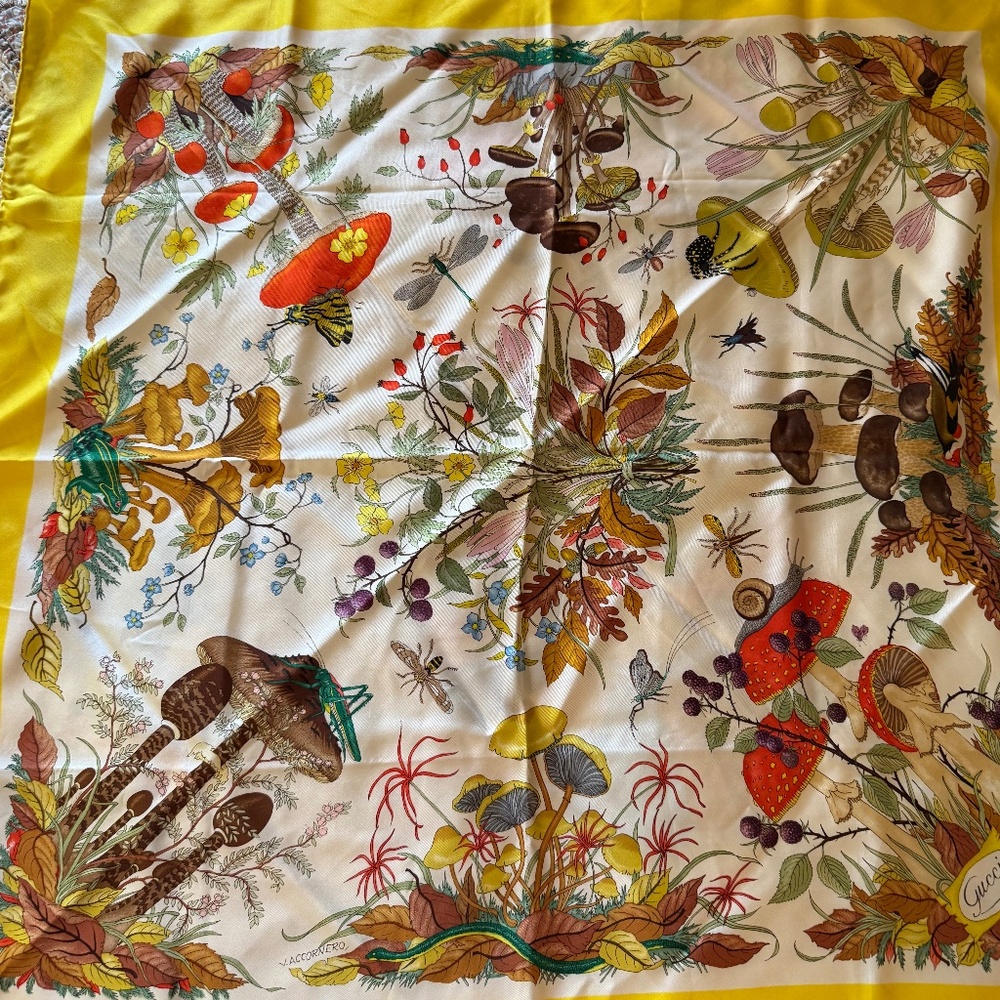 Gucci Vintage Floral Silk Scarf Funghi Mushrooms 1967 Accornero - Picture 5 of 7